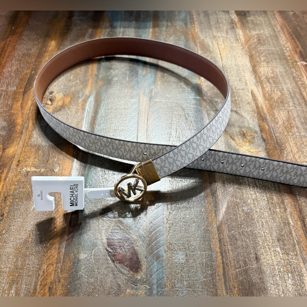 MICHAEL Michael Kors Logo Buckle Belt in Light Gray with Brown Interior
